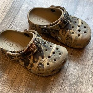 Camo boys crocs
